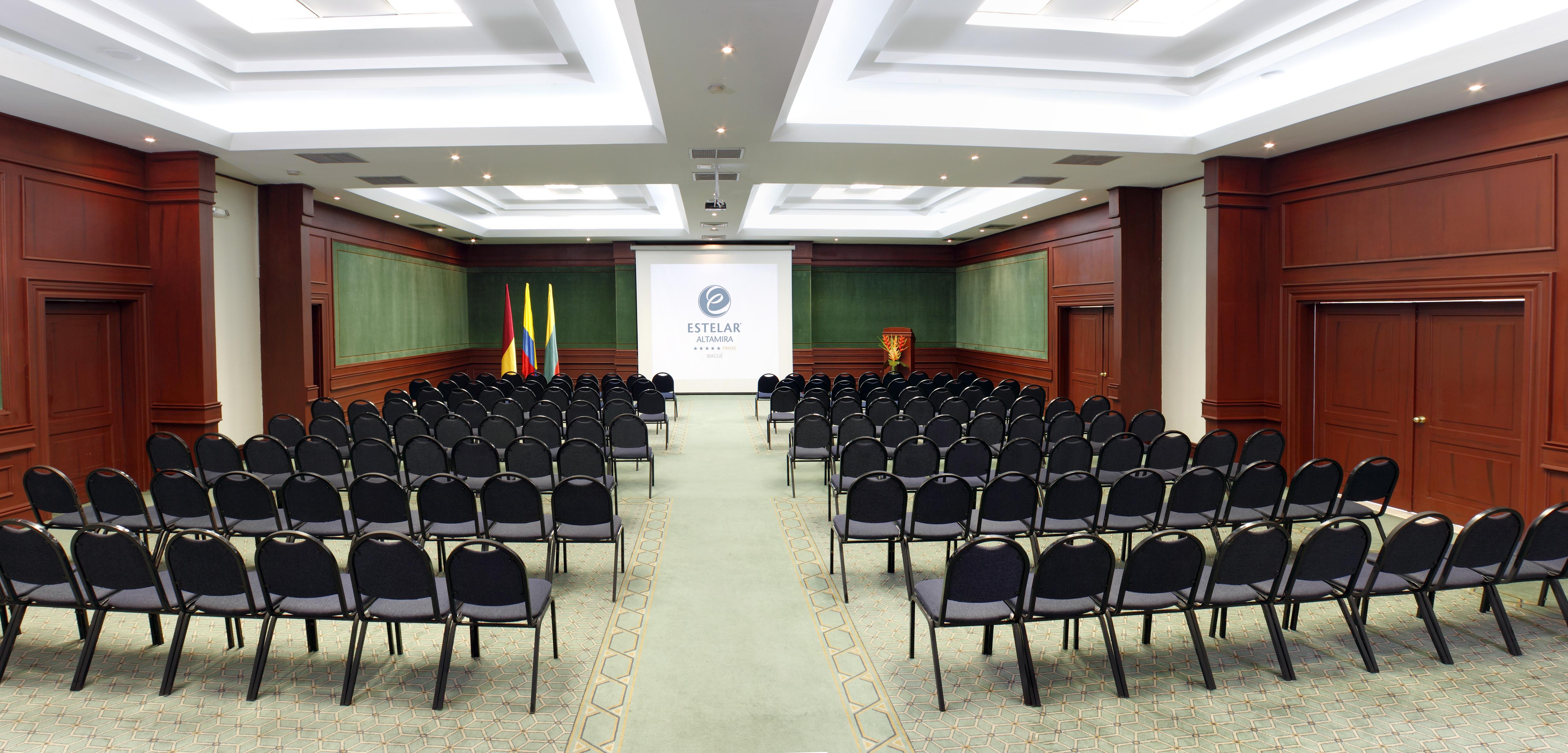 Hotel Estelar Altamira اباغويه المظهر الخارجي الصورة The auditorium of the university
