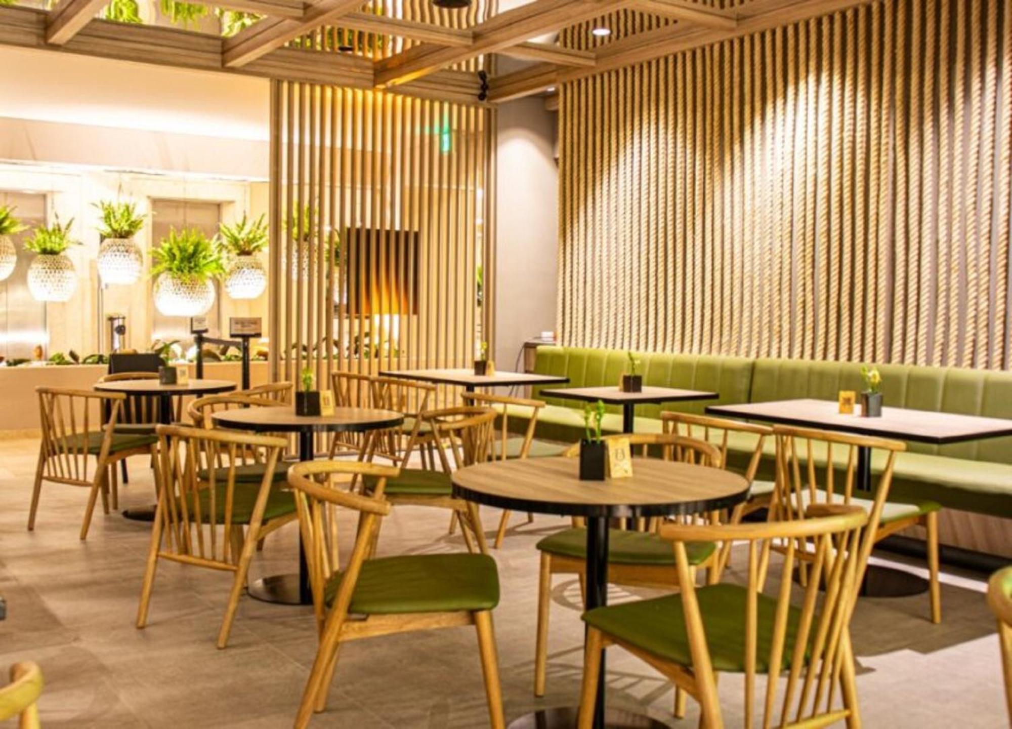 Hotel Estelar Altamira اباغويه المظهر الخارجي الصورة Interior of a typical Starbucks in China